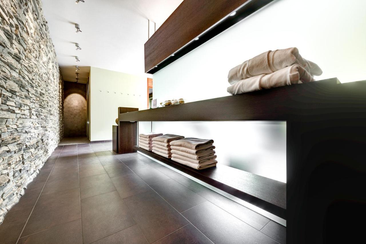 Hotel Gasthof Kreuz Sonntag Extérieur photo