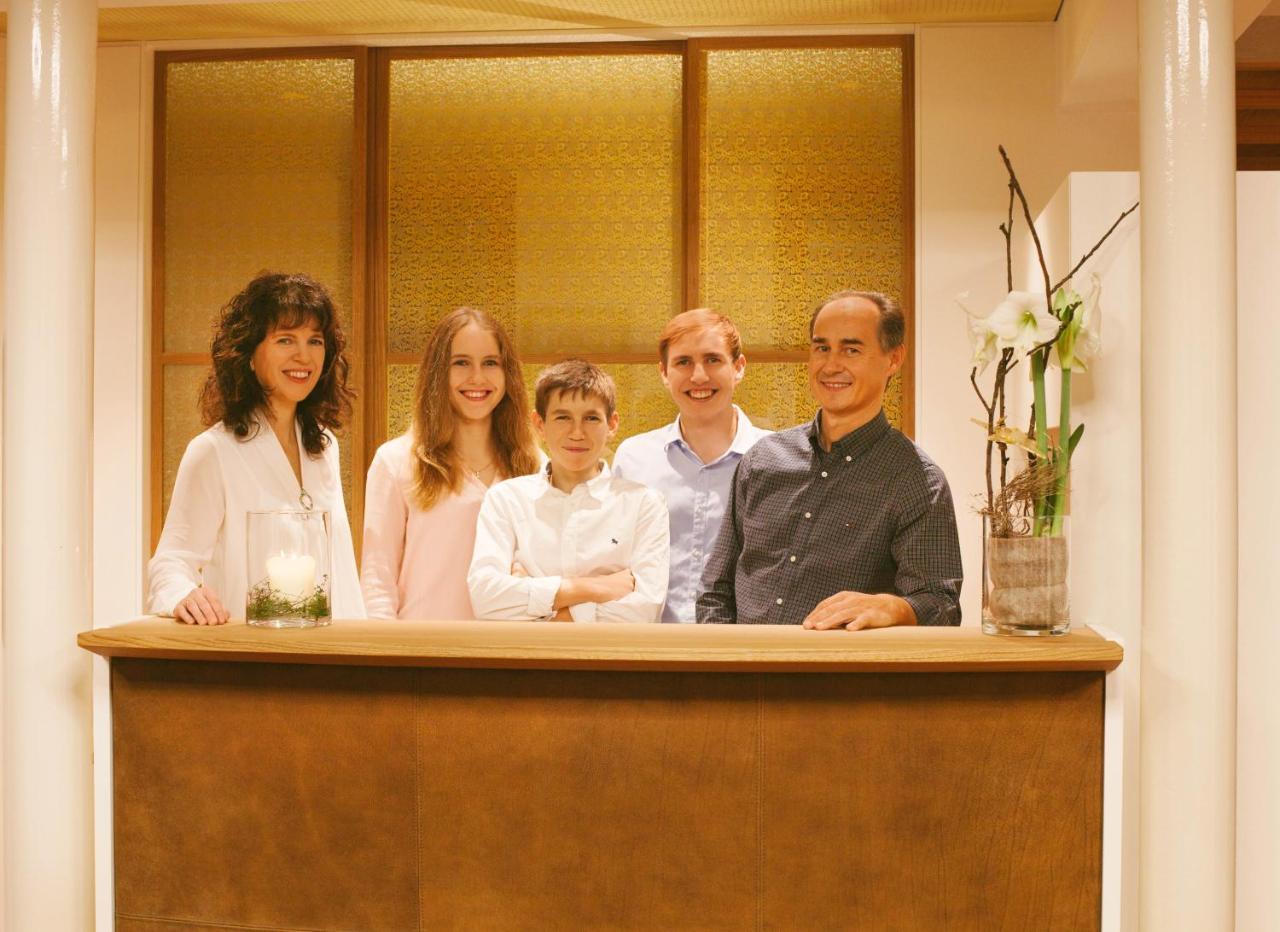 Hotel Gasthof Kreuz Sonntag Extérieur photo