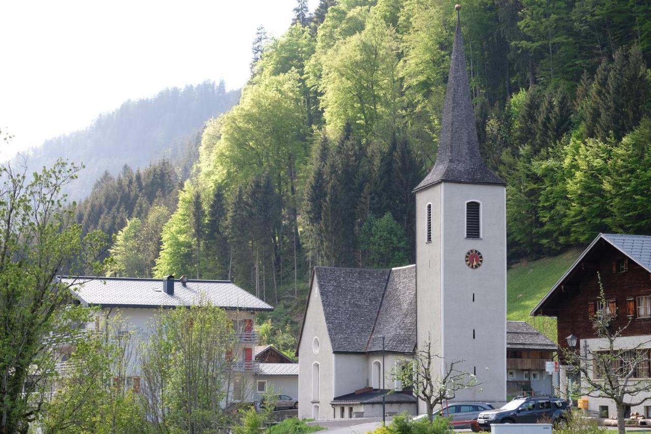 Hotel Gasthof Kreuz Sonntag Extérieur photo